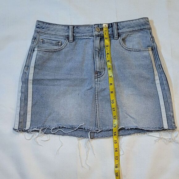 PacSun Distressed Hem Denim Skirt Size 27 - Picture 3 of 8